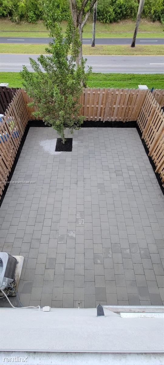 Photo - 3 br, 2.5 bath House - 1105 SE 27th Ter