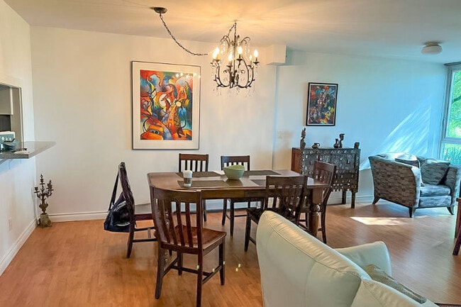 Building Photo - 1388 Homer St