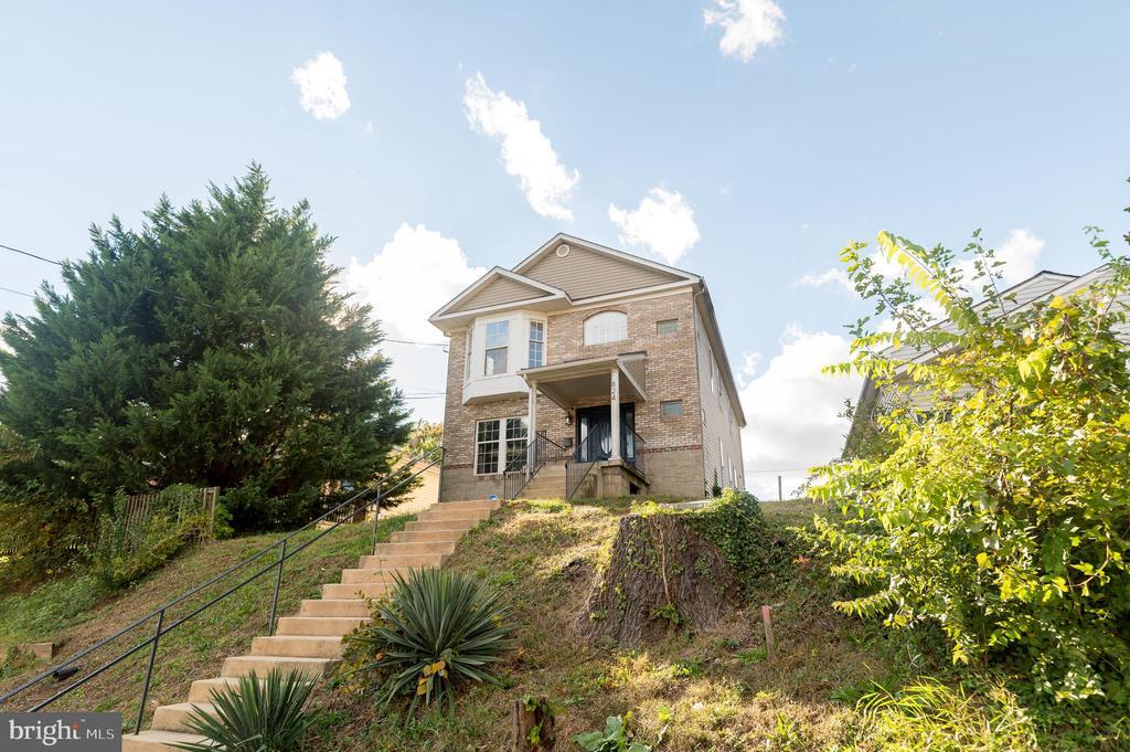 Photo - 824 48th Pl NE