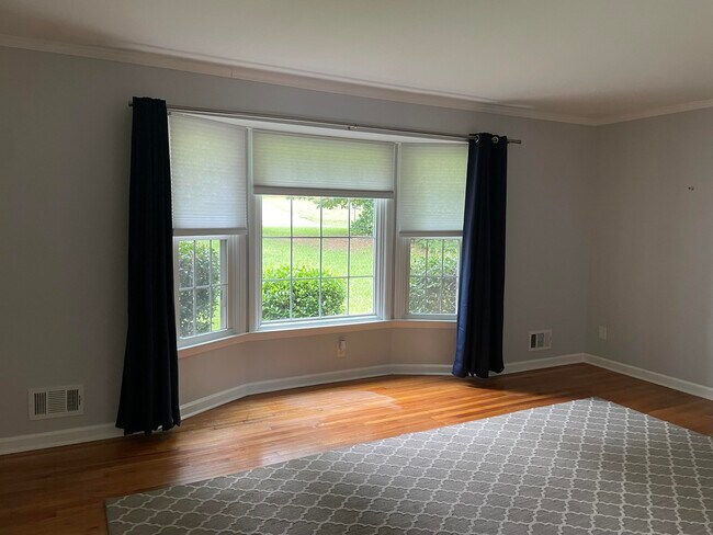 Photo - 1115 Williams Dr