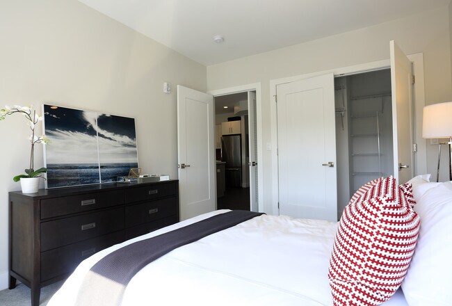 BEDROOM - 1BR W/DEN