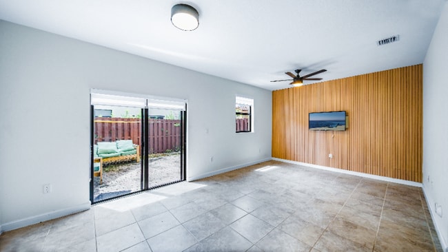 Photo - 144 SE 34th Ave