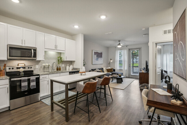 Building Photo - Novo Westlake Rental