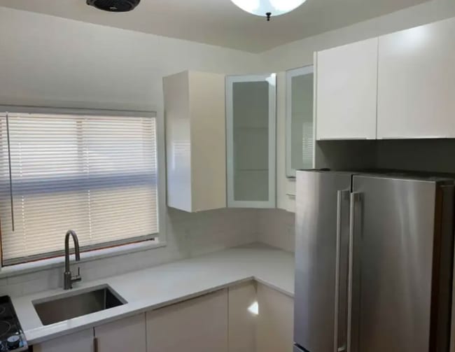 Building Photo - 346 Lipton St