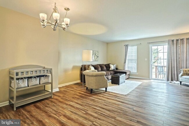 Sala de estar (3) - 2723 Foxshire Dr