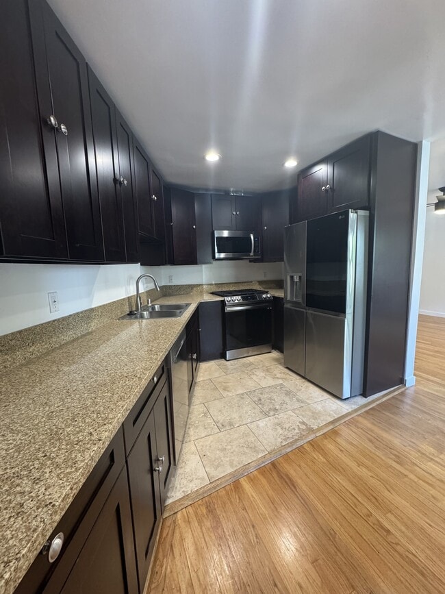 Kitchen - 855 Moraga Dr Rental