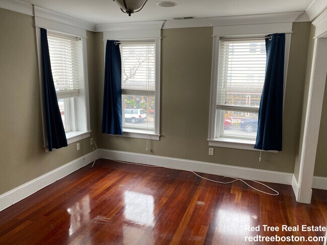 Photo - 632 E Broadway Unit 4