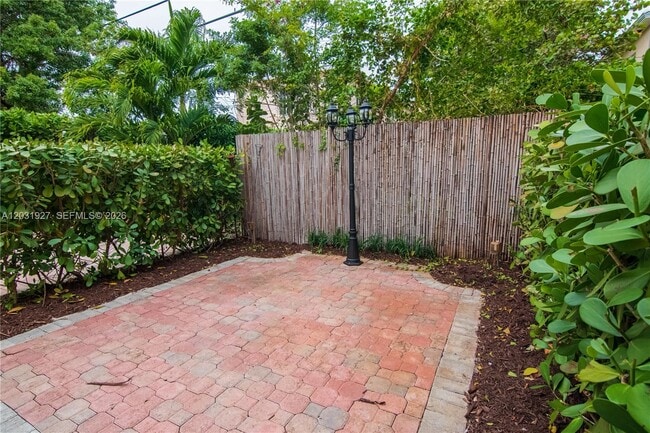 Photo - 15 Madeira Ave