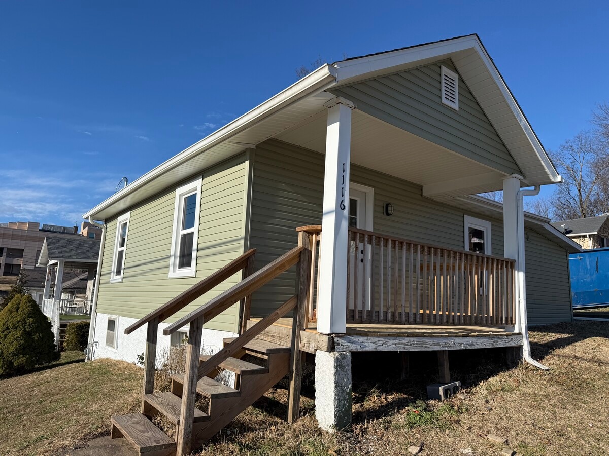 Frente de la casa - 1116 Adams St