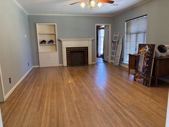 Main living - 1605 Cherokee Pl