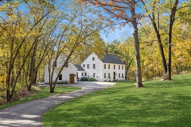 Photo - 3767 Oak Ln NE