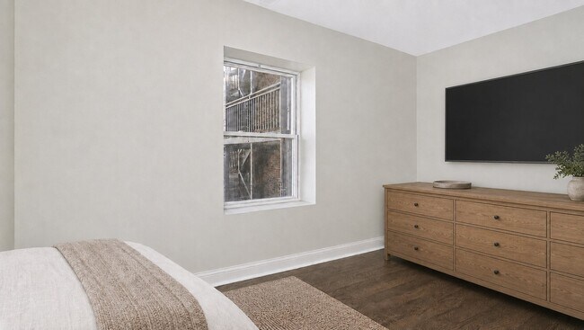 846 N Hamlin Ave Unit 2