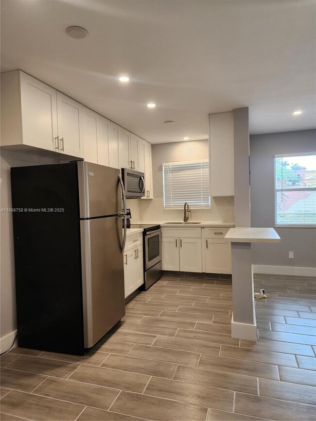 Photo - 2121 N Ocean Blvd Unidad 7