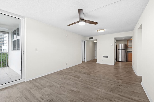 Photo - 1505 N Riverside Dr Unit 405