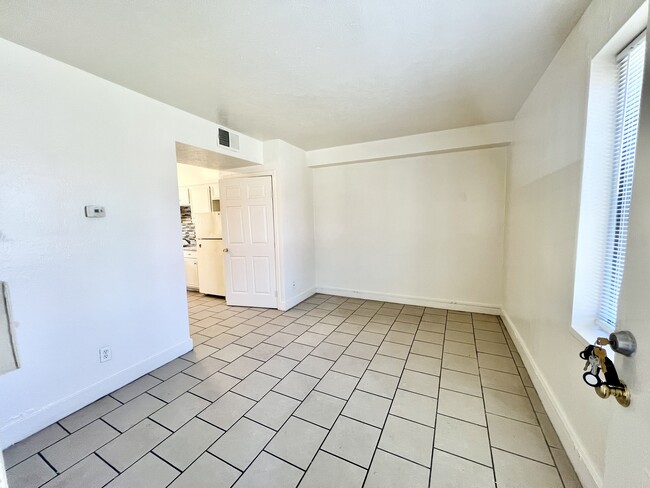 Photo - 21 College Ct