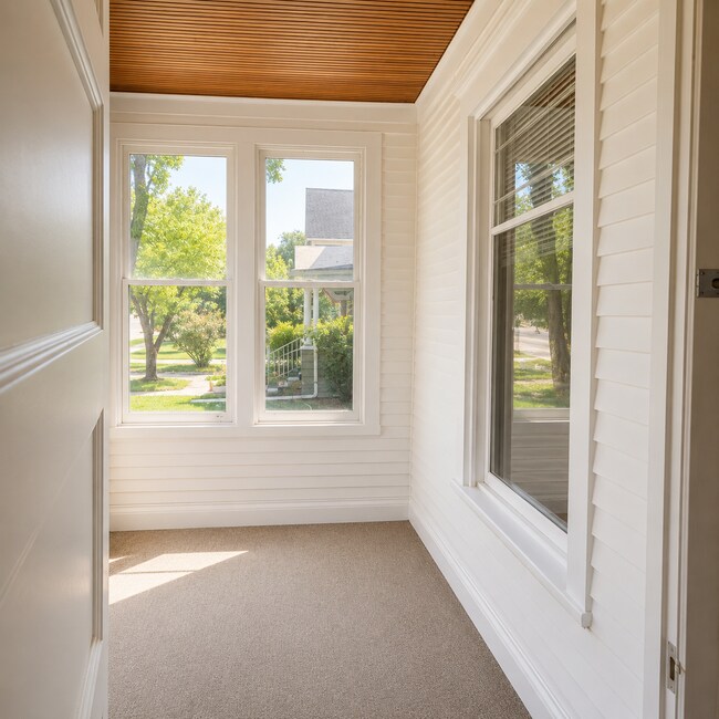 Photo - 353 W James St Unit 353 (lower)