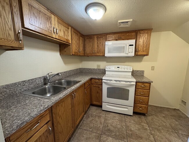 Photo - Holiday Gardens Townhome