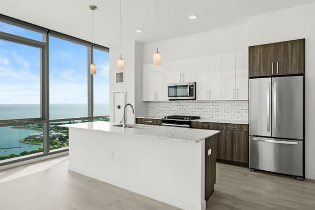 Photo - 829 S Michigan Ave