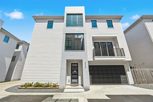 Building Photo - 830 Wakefield Dr
