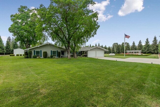 Photo - 4 Bedroom North Clovis Ranch on 3+ Acres