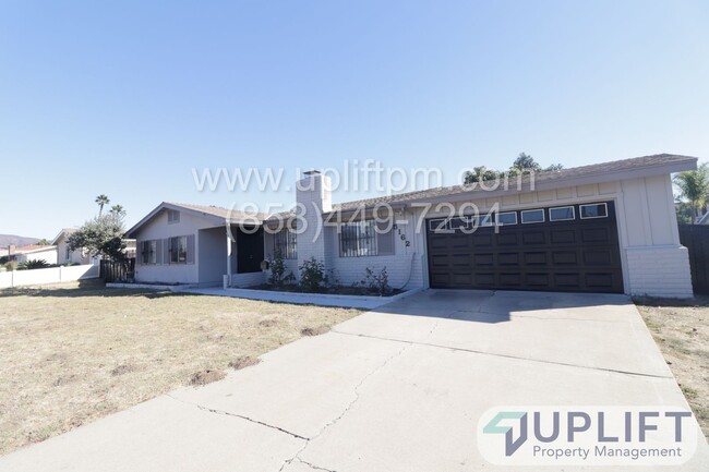 4bed/2bath house with garage & POOL - 4bed/2bath house with garage & POOL