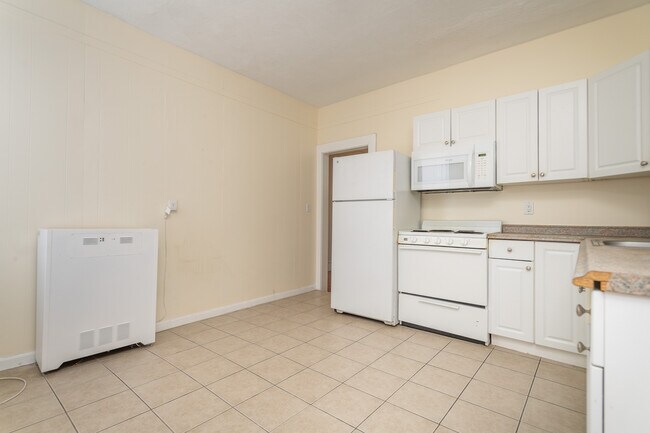 Photo - 1999 Commonwealth Ave