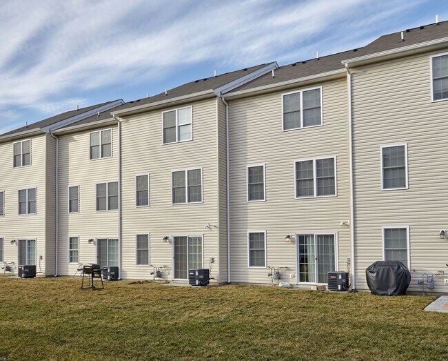 Photo - 3 BR/4 BA Townhome - Vineland - Kings Crossing!
