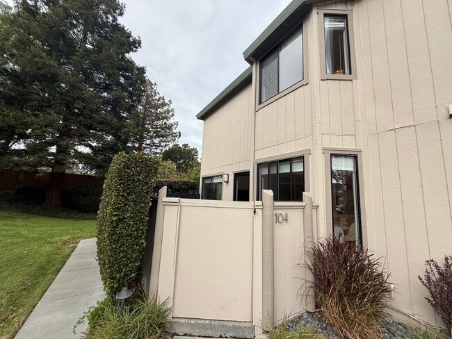Building Photo - UPDATED TWO BEDROOM / ONE BATH TWO-STORY C...