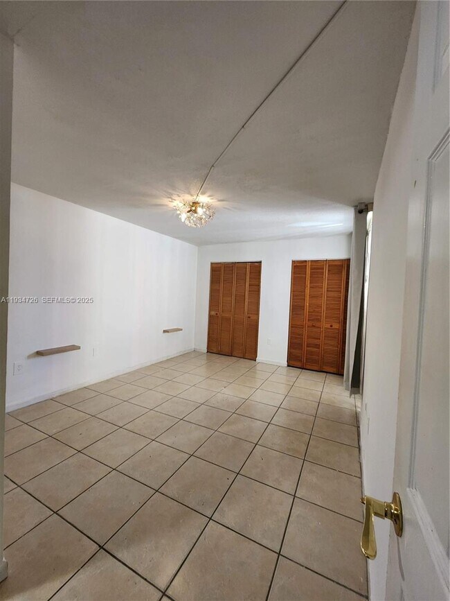 Photo - 19715 SW 114th Ave Unidad 157