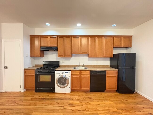 Photo - 400 Woodlawn Ave