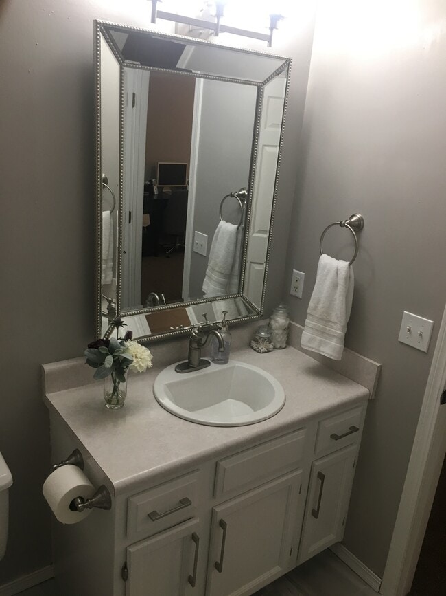 Photo - 850 W Hickory Nut Ct House