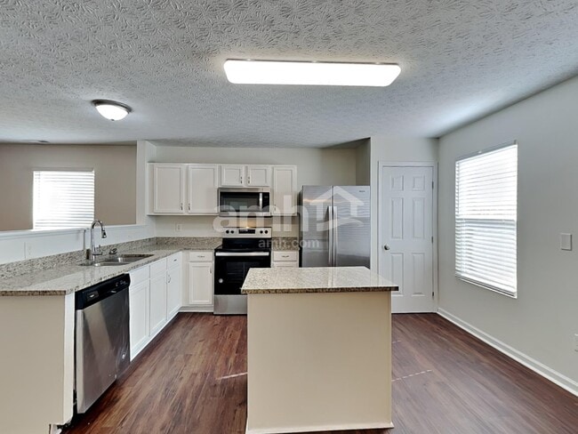 Photo - 8115 Royal Elm Dr