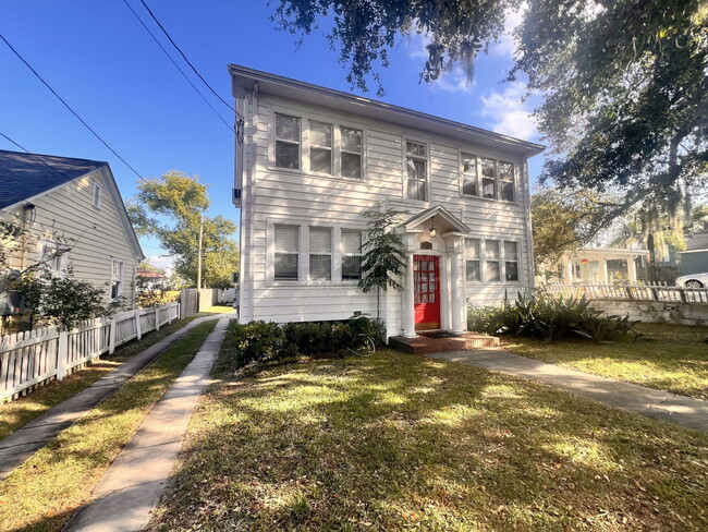 Building Photo - 617 N Hyer Ave Unit 3