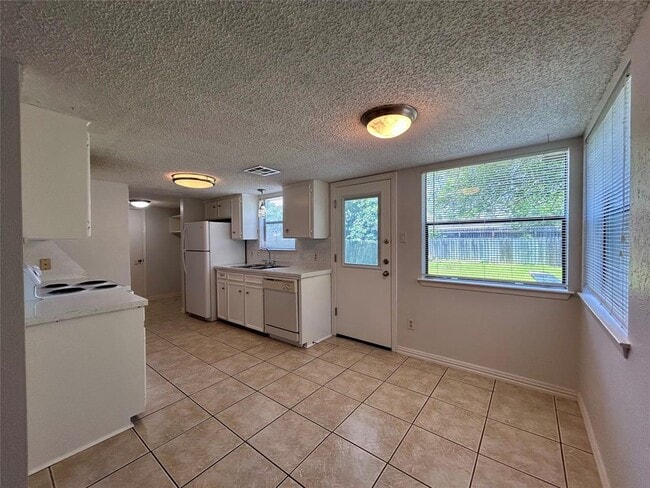 Photo - 8800 Clearbrook Trail