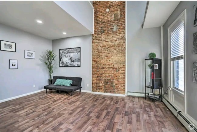 Building Photo - 91 Lander St Rental