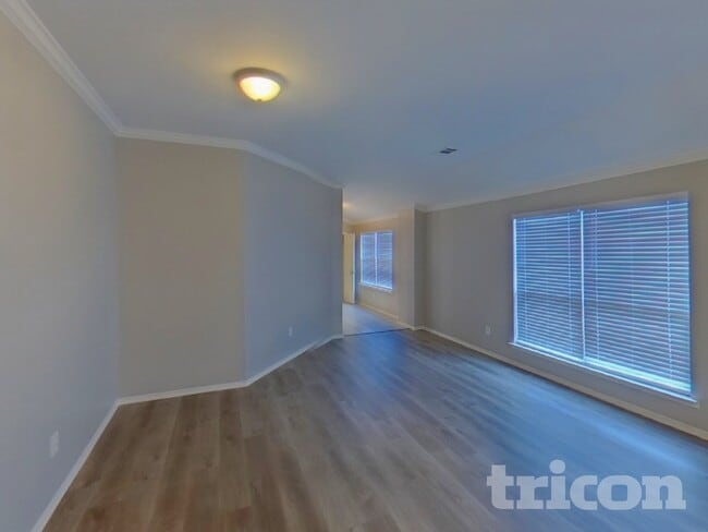 Photo - 716 Sequoia Dr