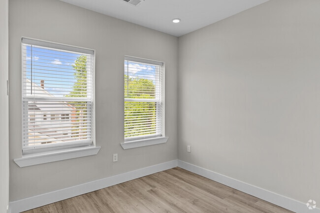 2BR, 2BA - 770SF - Bedroom 2
