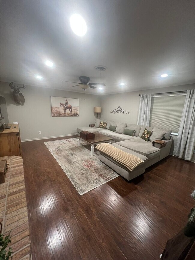 Photo - 1526 Rosewood Dr