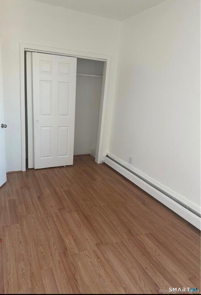 Photo - 144 Putnam St
