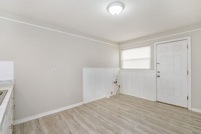 Photo - 2306 SW 8th Ave Unit 2306 SW 8th Ave #3