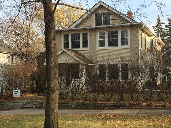 Photo - 1827 Kenwood Pky Apartments Unit #2