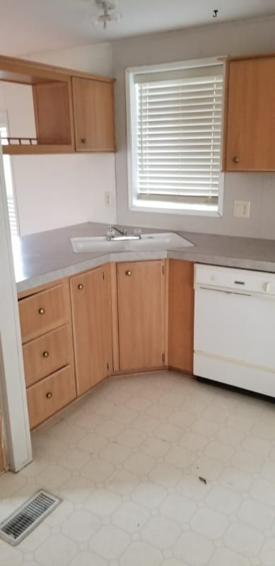 Photo - 214 N McHaley St