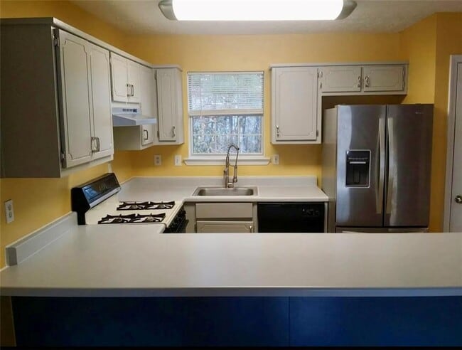 Photo - 2023 Sitser Ln