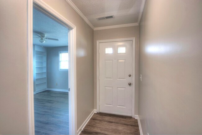 Photo - 407 Alice Ct