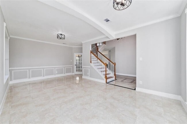 Photo - 457 Corridor Way