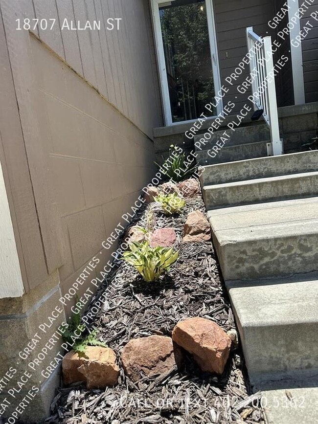 Photo - 18707 Allan St