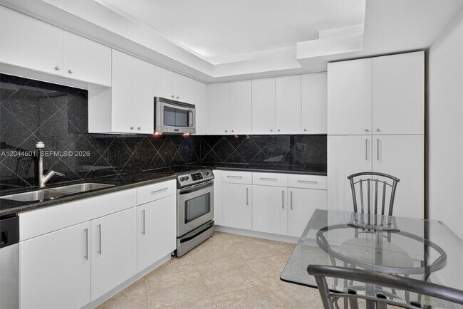 Photo - 5001 Collins Ave Unit 9H