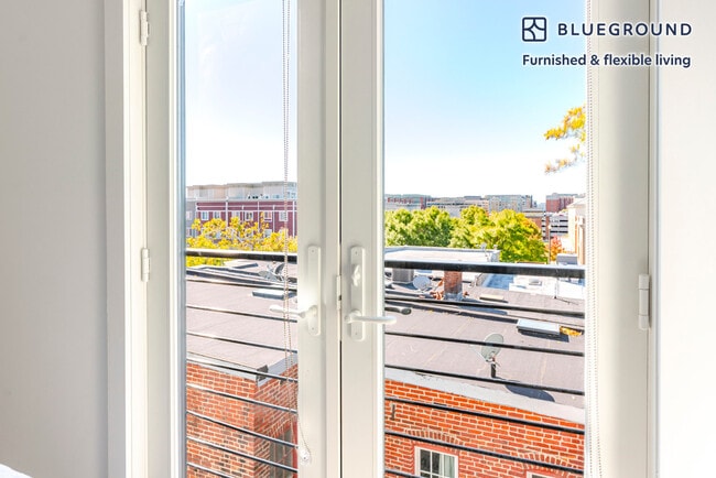 Photo - 716 L St SE Unidad FL4-ID1203