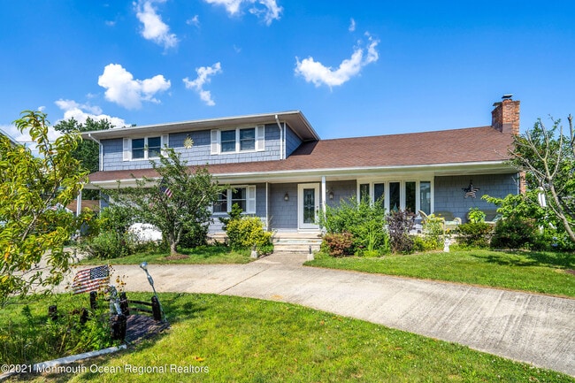 Photo - 1041 Bayview Ave