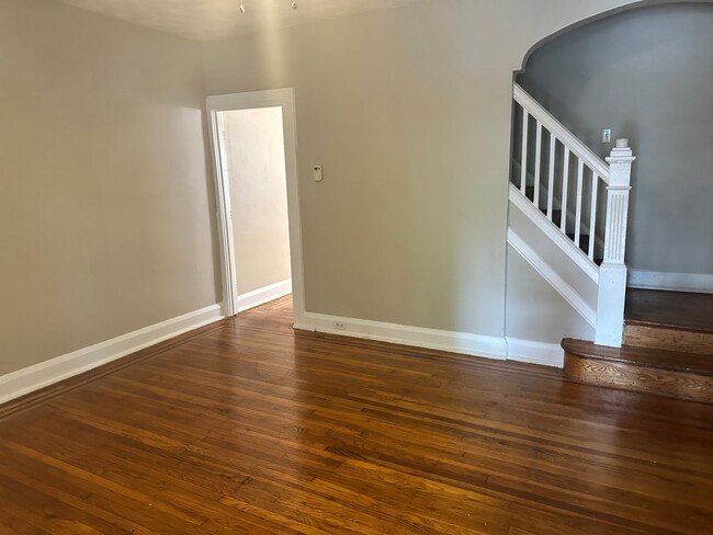 Photo - 3116 Kenyon Ave